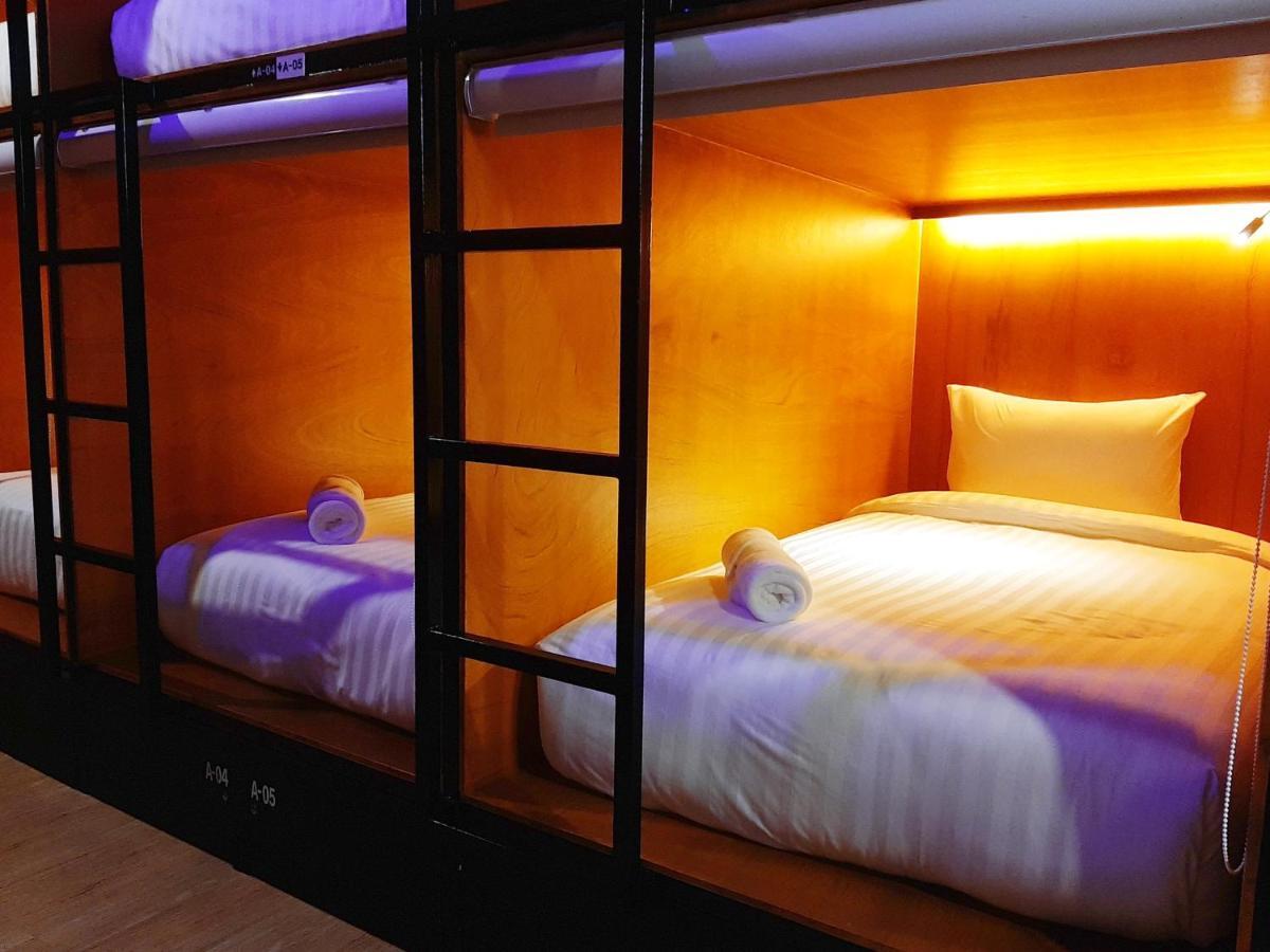 Gn Capsule Hostel Patong Екстер'єр фото